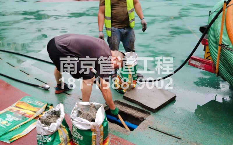 钟阜路管道清淤