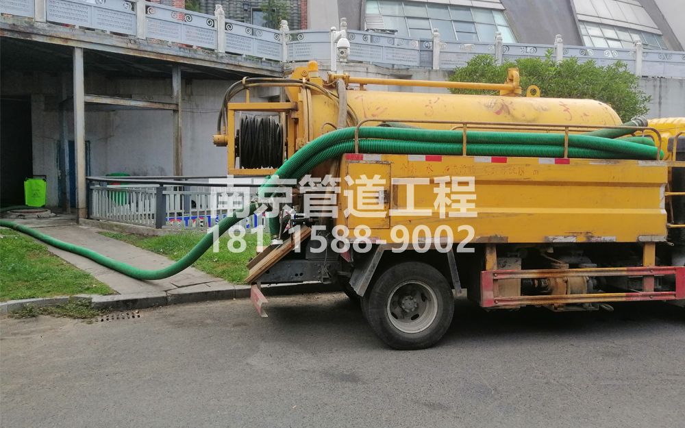 277钟阜路商场隔油池吸污