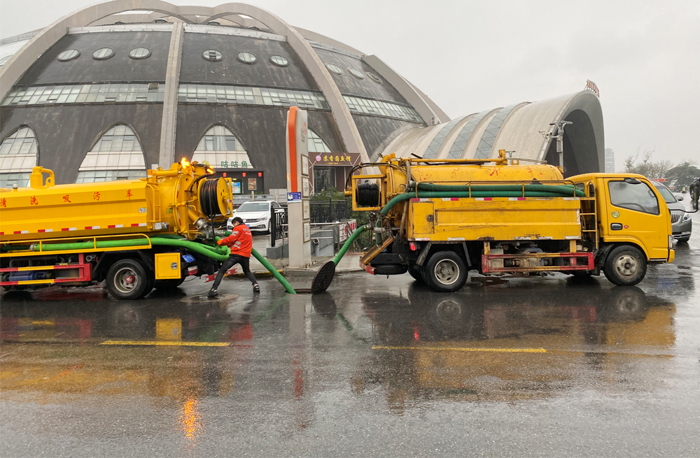 271钟阜路商场管道清淤