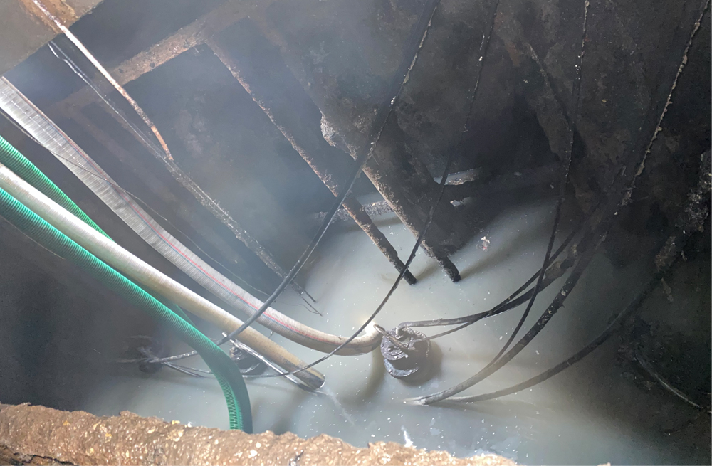 272钟阜路商城污水池清运